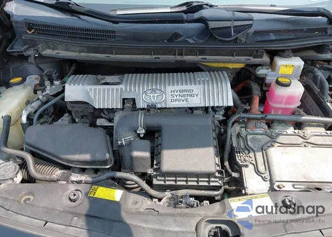 2010 Toyota Prius Iii z USA, uszkodzony, nr VIN JTDKN3DU1A0233847